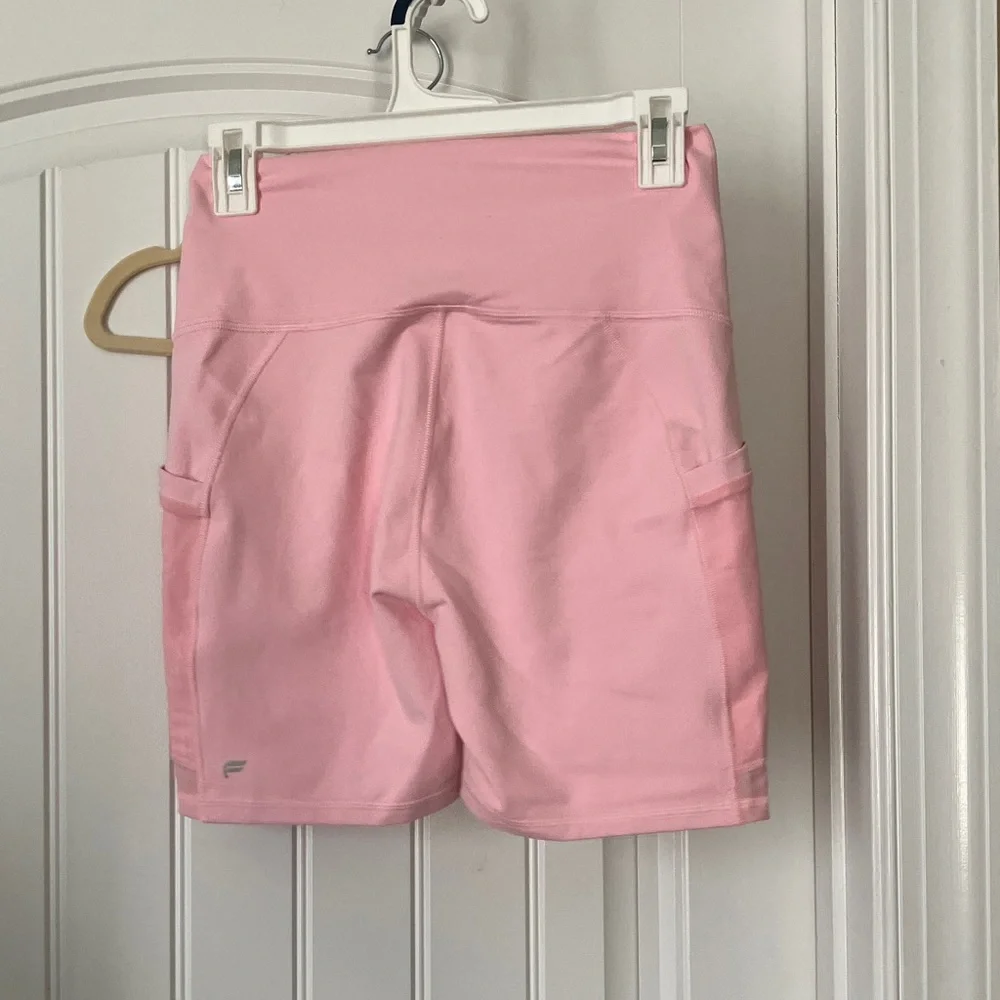 Fabletics High Waist On the Go 6” Pink Shorts - Picture 6 of 6